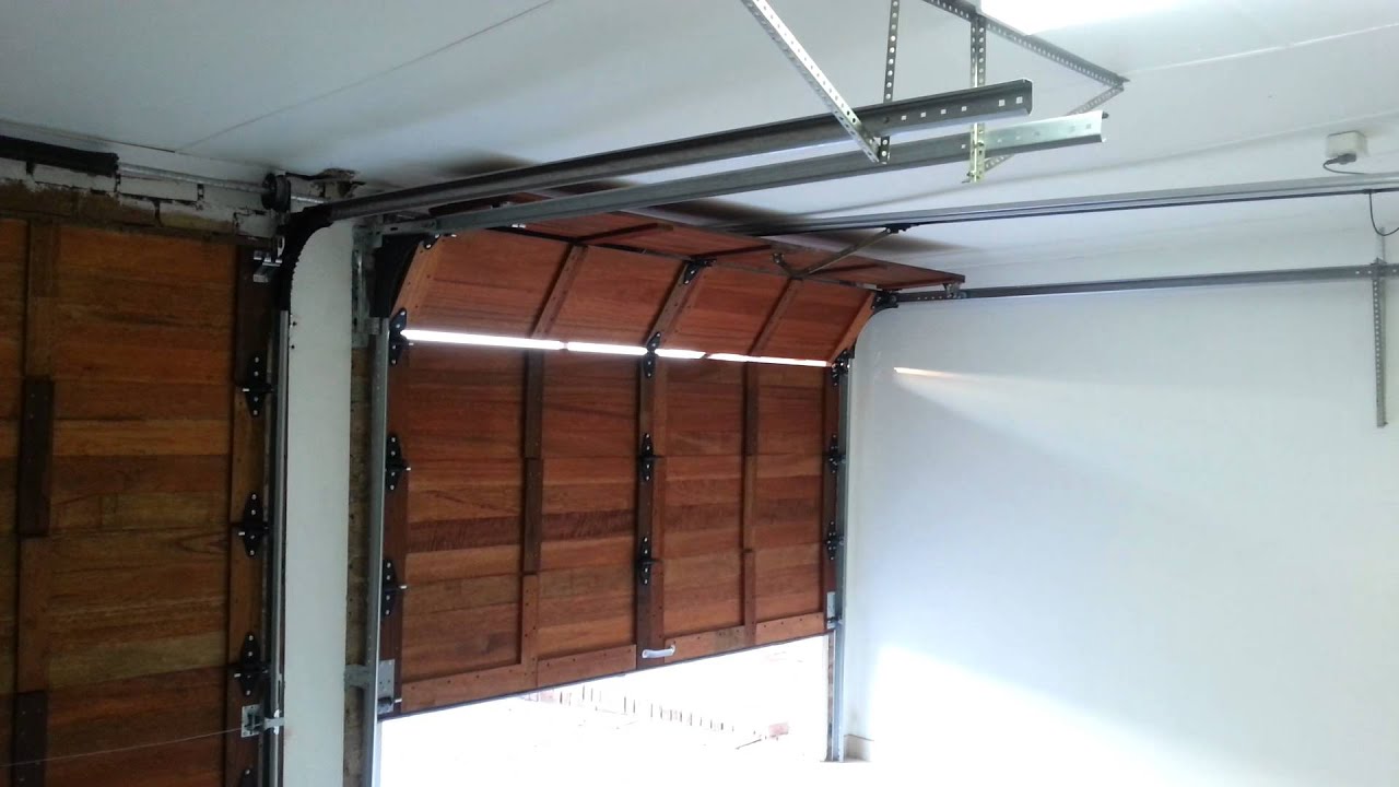 Garage doors installation